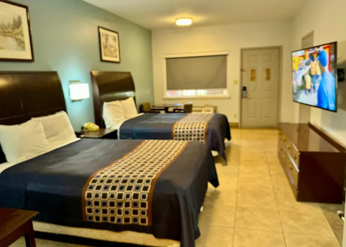 Texas Inn And Suites City Center At University Dr.