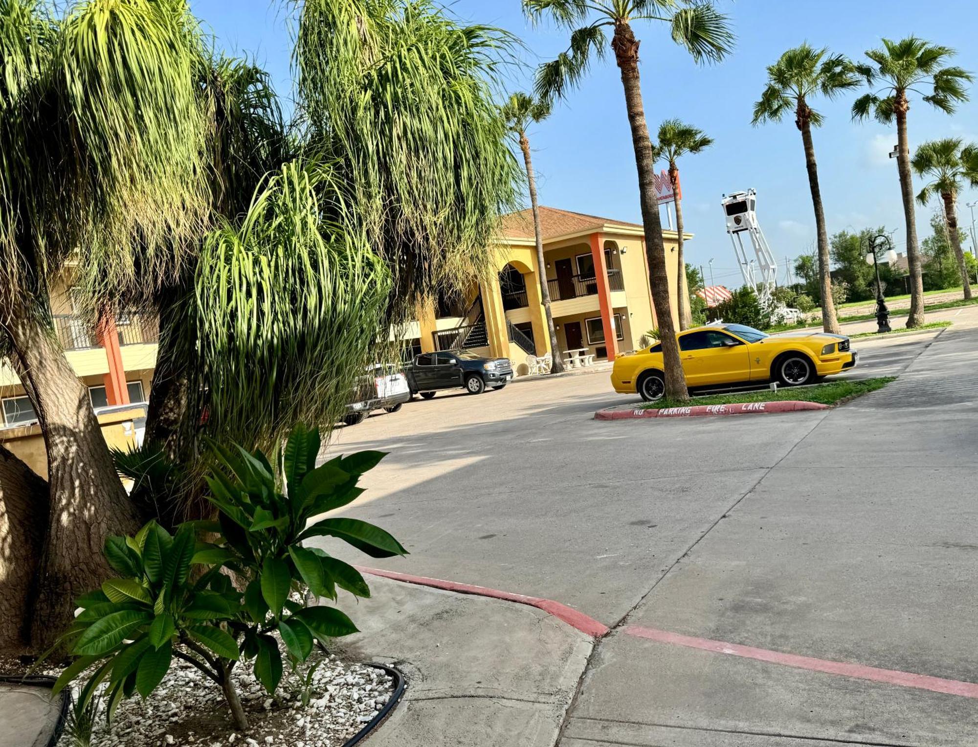 Motel Texas And Center At Dr. Edinburg