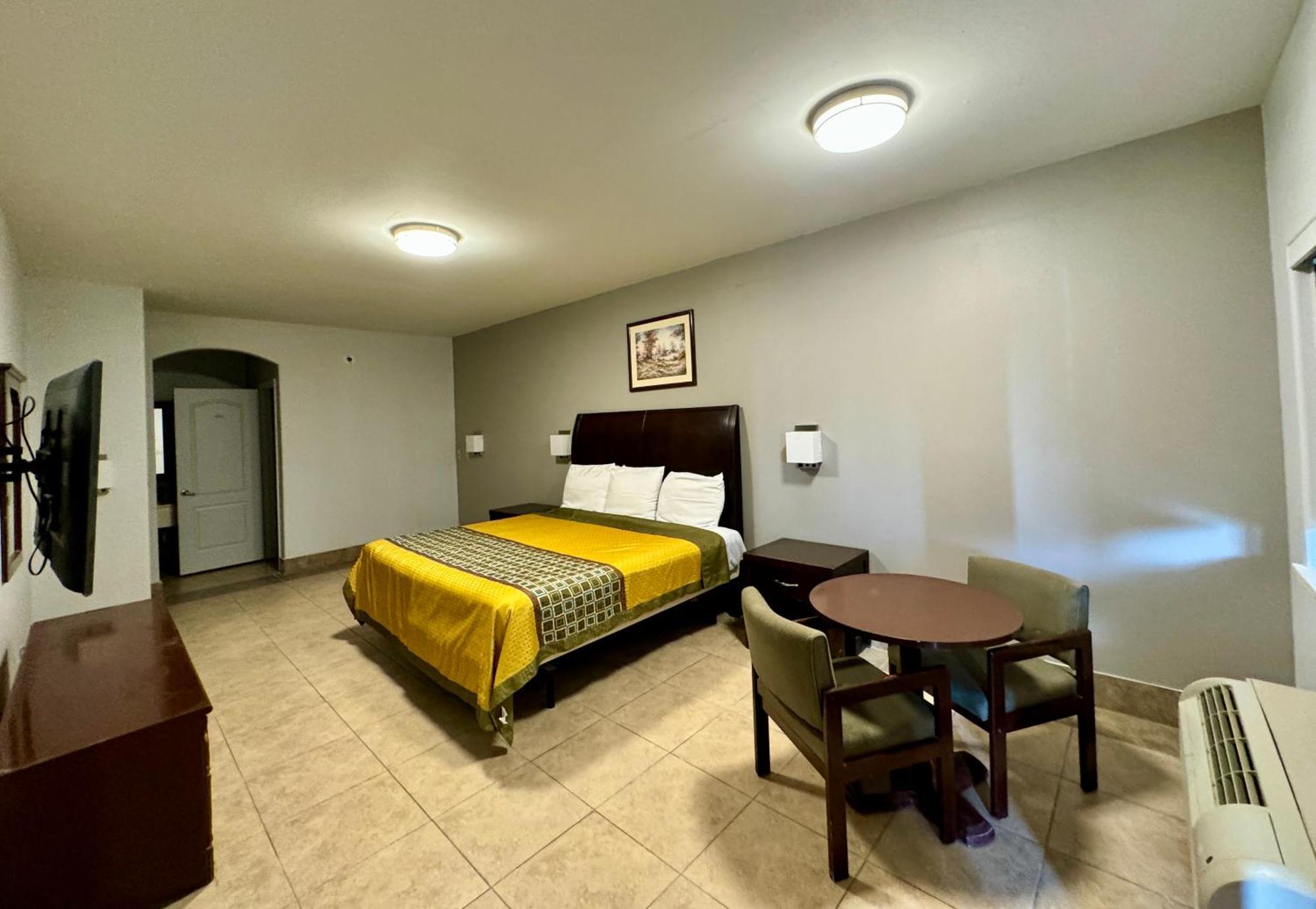 Motel Texas And Center At Dr. 3*