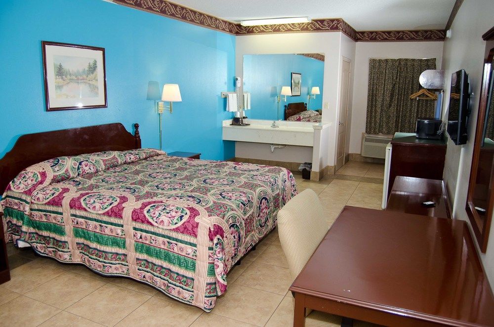 Motel Texas And Center At Dr. 3*